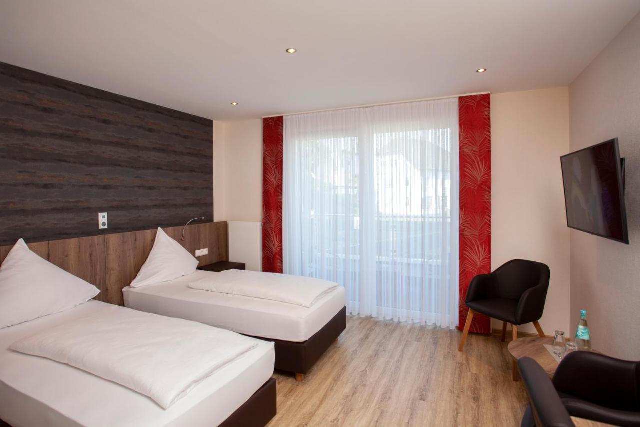 Haus Hubertus Hotel Winterspelt Exterior photo
