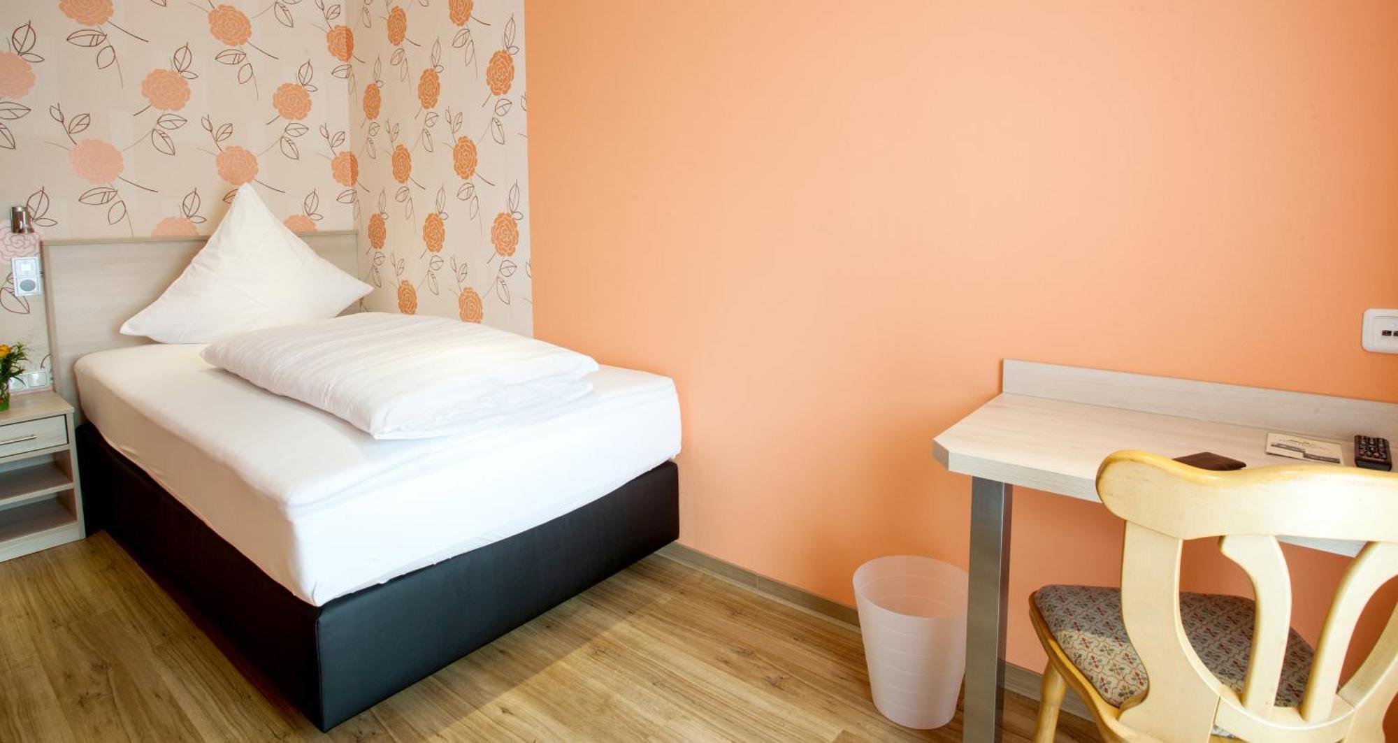 Haus Hubertus Hotel Winterspelt Room photo
