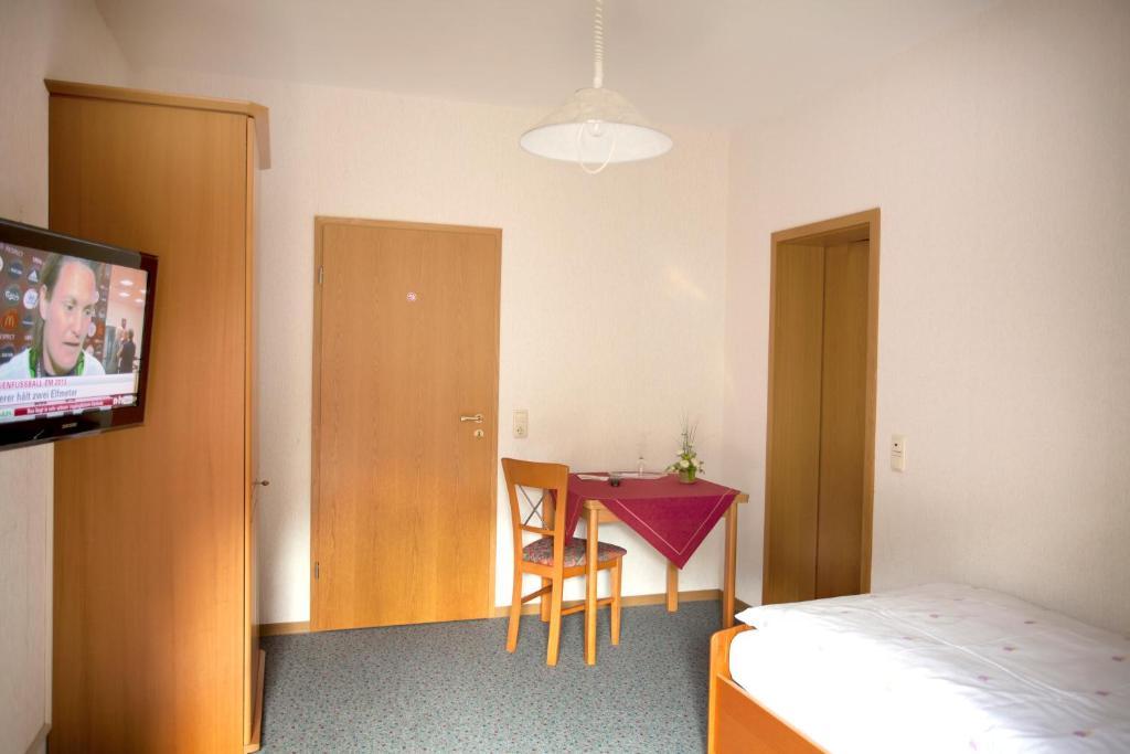 Haus Hubertus Hotel Winterspelt Room photo